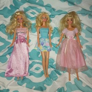 Vintage 90s Pink Rose Flowers Barbie Dolls